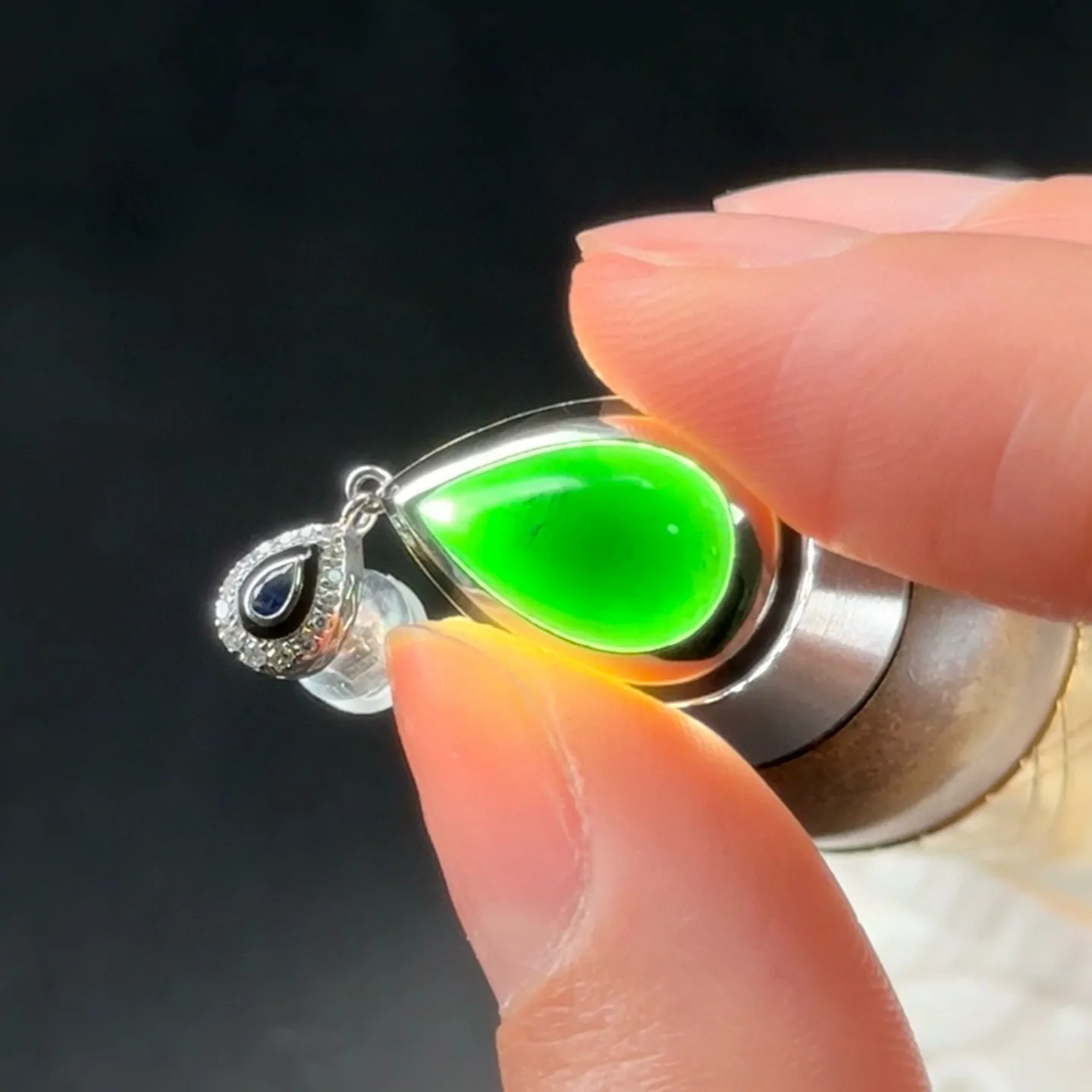 精品18k墨翠水滴耳坠 种好色正 黑度极好 打灯通透 油性十足 尺寸16.7