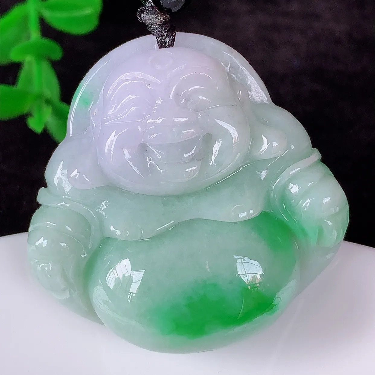自然光实拍，厚装冰润冰糯种飘阳绿翡翠佛公吊坠，饱满， 佛公亦保平安，寓意有福（佛公）相伴，配戴优雅迷人！#46.19