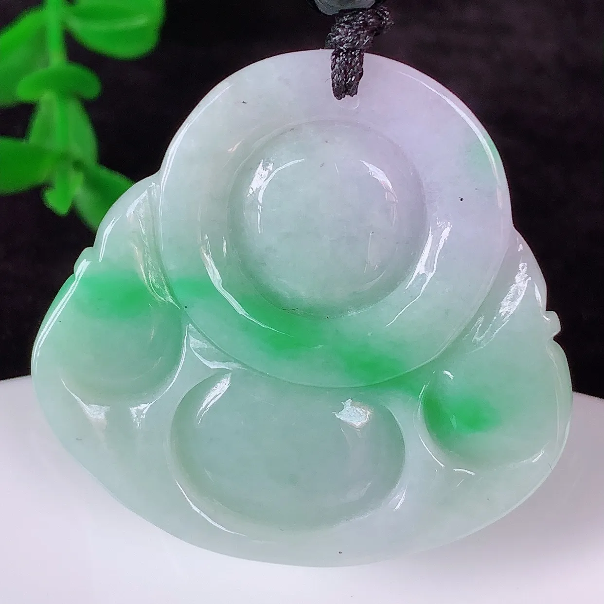 自然光实拍，厚装冰润冰糯种飘阳绿翡翠佛公吊坠，饱满， 佛公亦保平安，寓意有福（佛公）相伴，配戴优雅迷人！#46.19