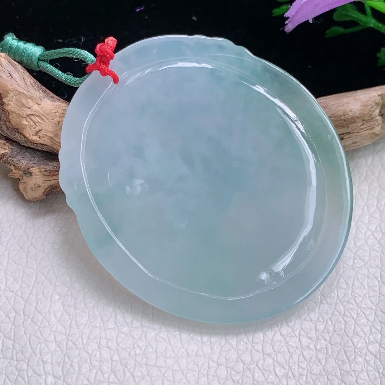bg实拍50*43.6*6天然翡翠水润胶感洋洋得意玉吊坠生肖羊玉挂件
