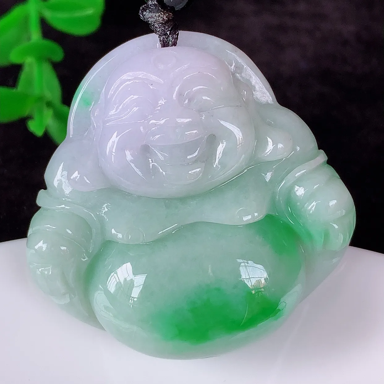 自然光实拍，厚装冰润冰糯种飘阳绿翡翠佛公吊坠，饱满， 佛公亦保平安，寓意有福（佛公）相伴，配戴优雅迷人！#46.19