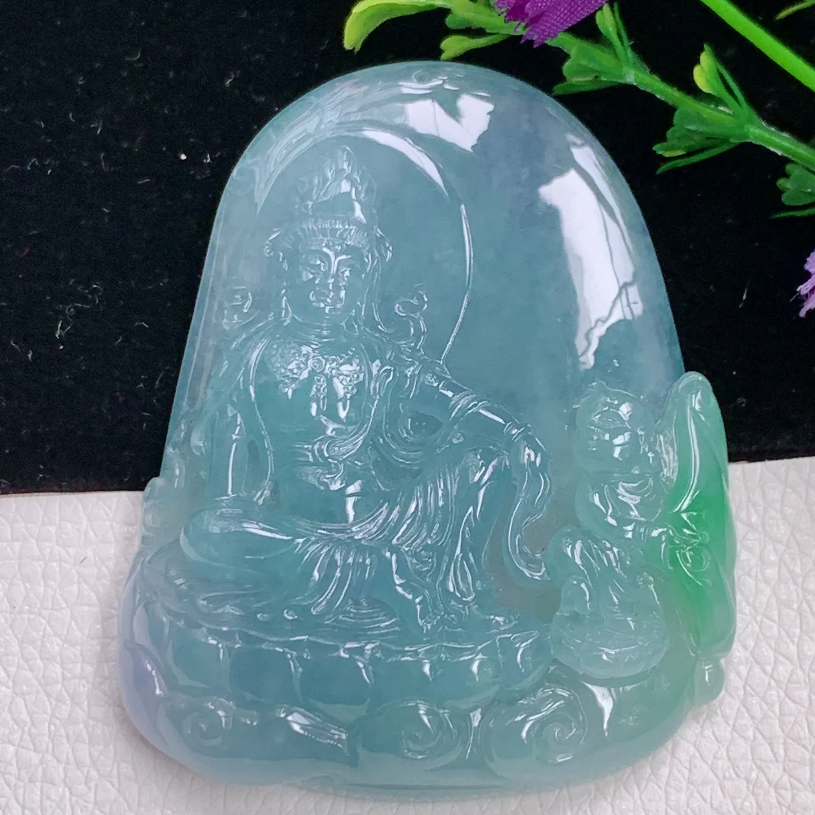 翡翠糯化种飘绿吊坠