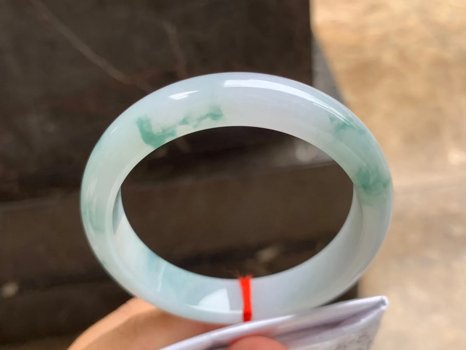 57-12.5-8mm
飘花手镯 底子细腻干净 清爽