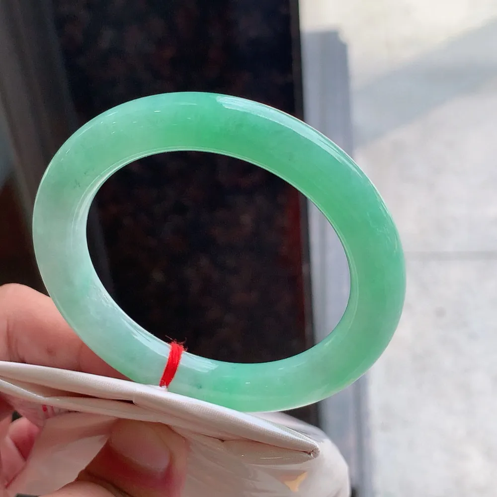 圆条冰阳绿 无瑕 尺寸:55.2/10.2 色阳️️
