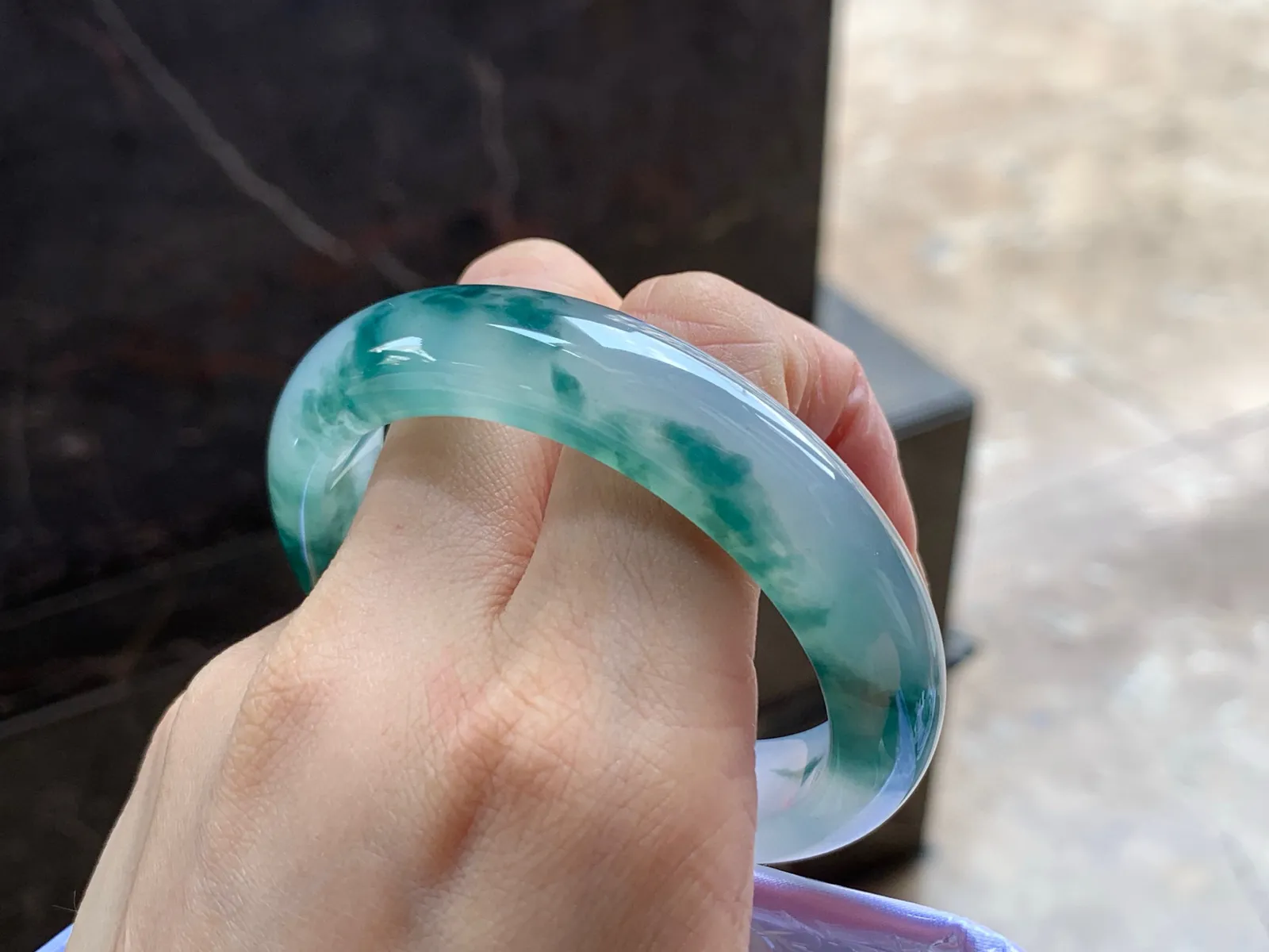 冰种飘花手镯
种好水足 53/13/8mm