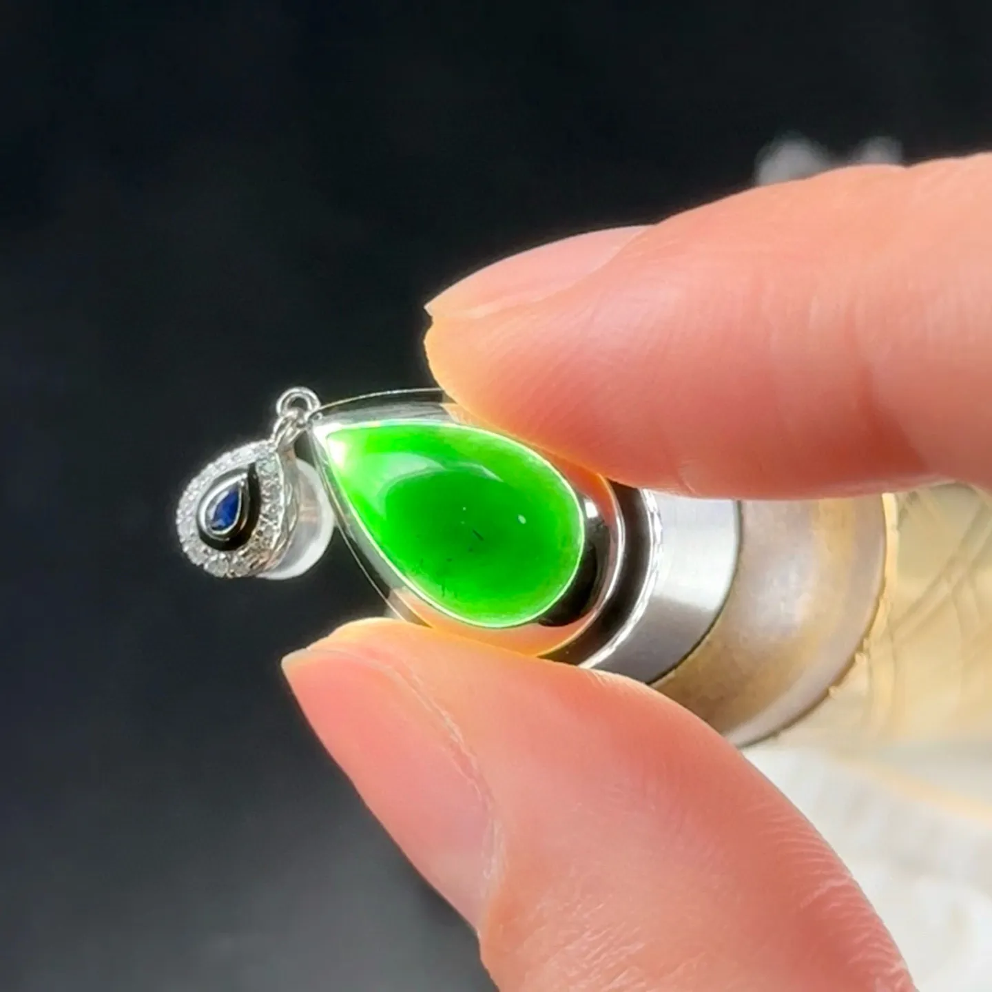精品18k墨翠水滴耳坠 种好色正 黑度极好 打灯通透 油性十足 尺寸16.7