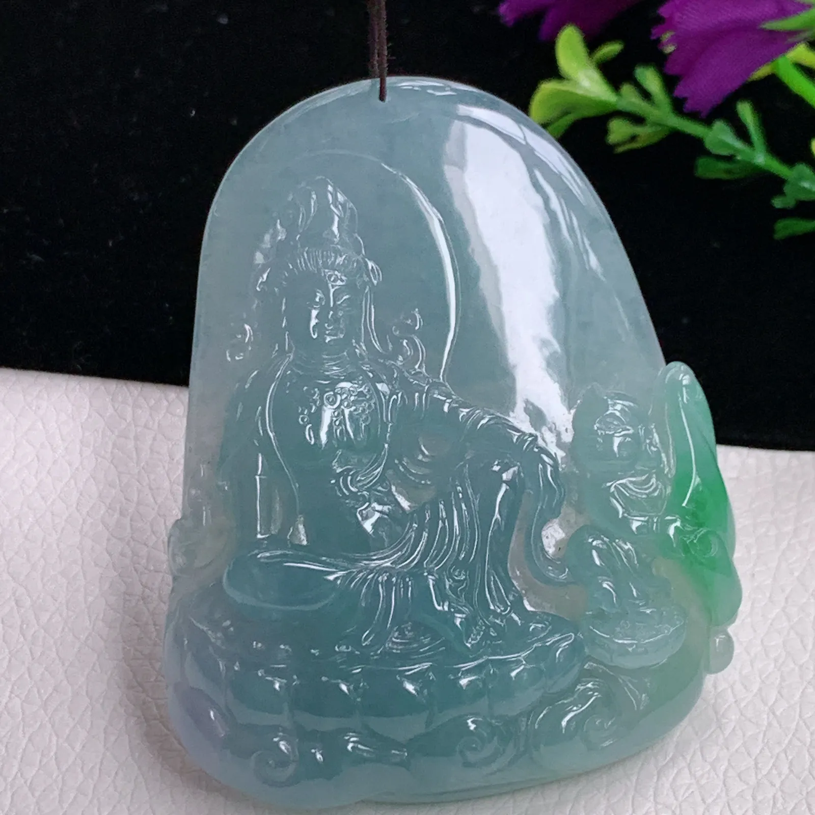 翡翠糯化种飘绿吊坠