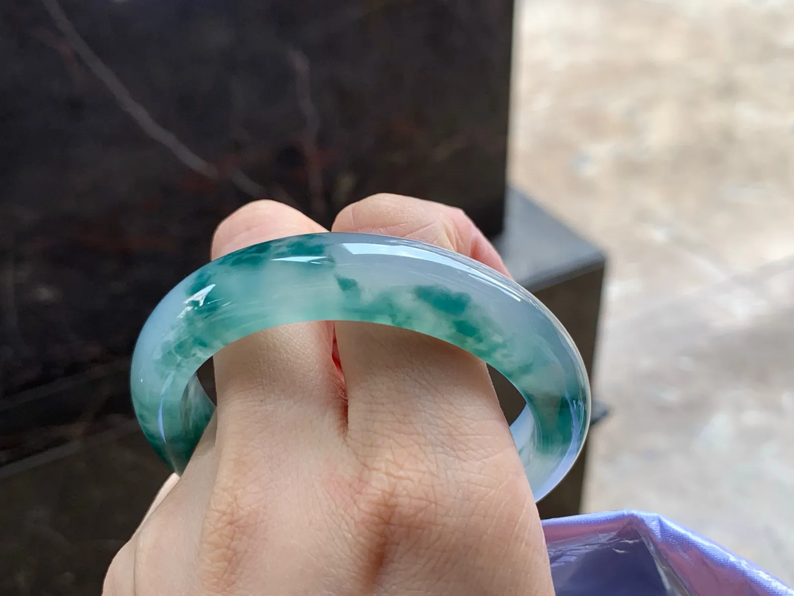 冰种飘花手镯
种好水足 53/13/8mm