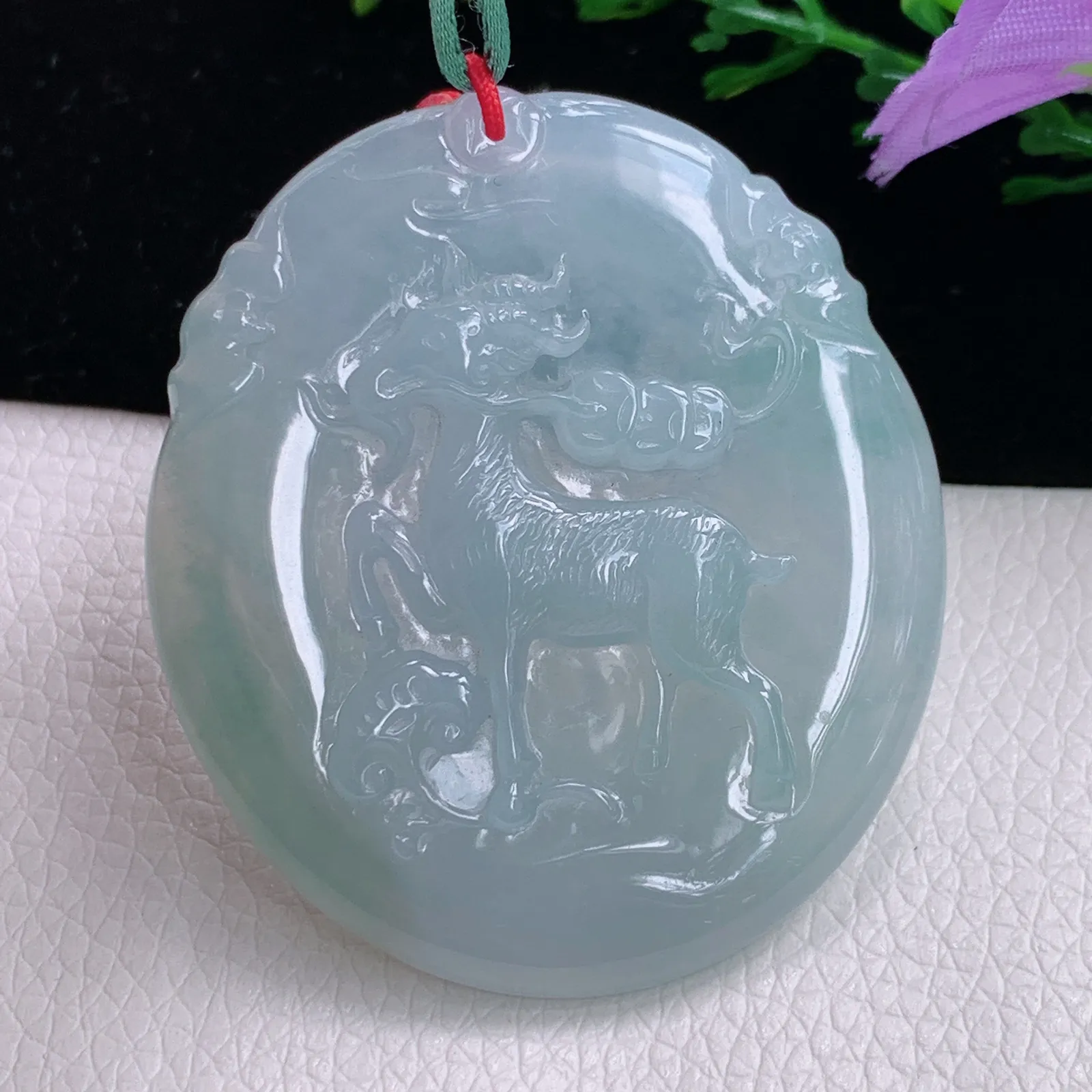 bg实拍50*43.6*6天然翡翠水润胶感洋洋得意玉吊坠生肖羊玉挂件