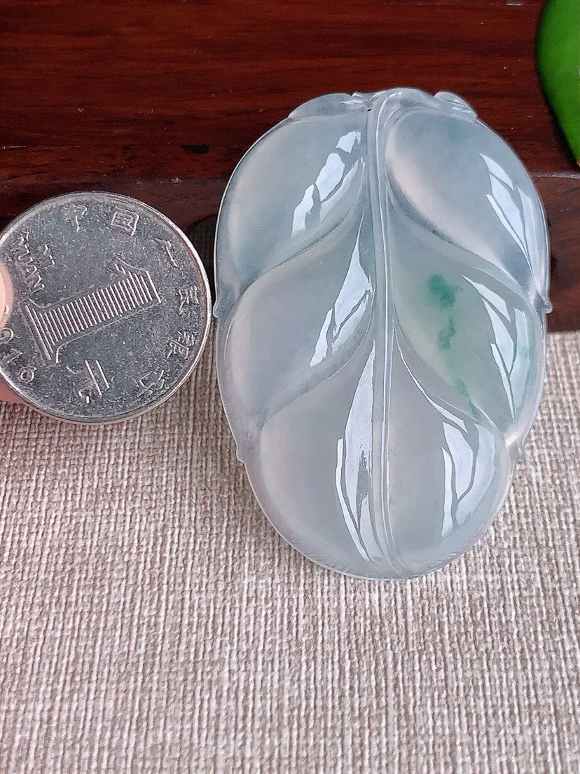 a货翡翠老坑冰种飘花大叶子金枝玉叶吊坠 尺寸52.5×35.7×6mm 重量21.43g 0620