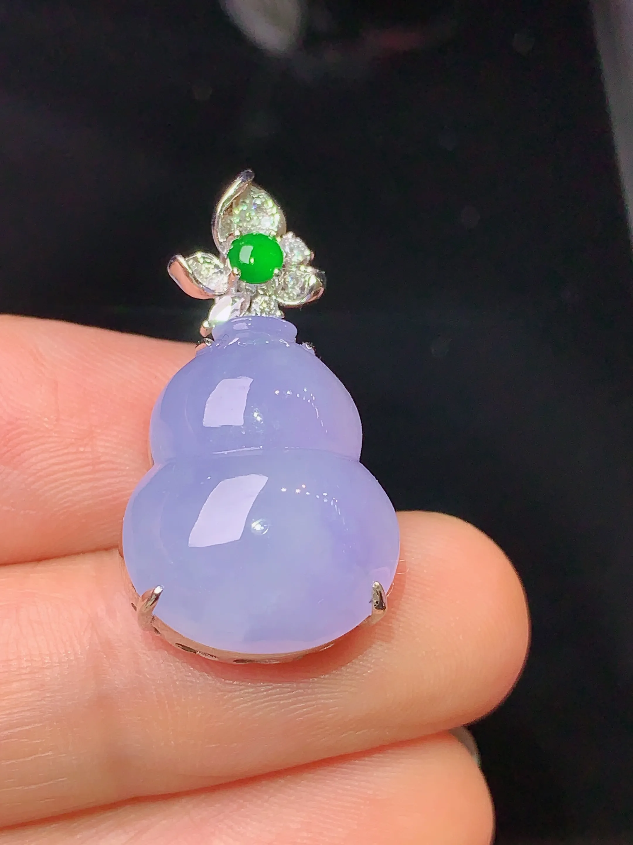 18k金钻镶嵌紫罗兰葫芦吊坠 玉质细腻 水润亮眼 整体尺寸27.1*14.5*10