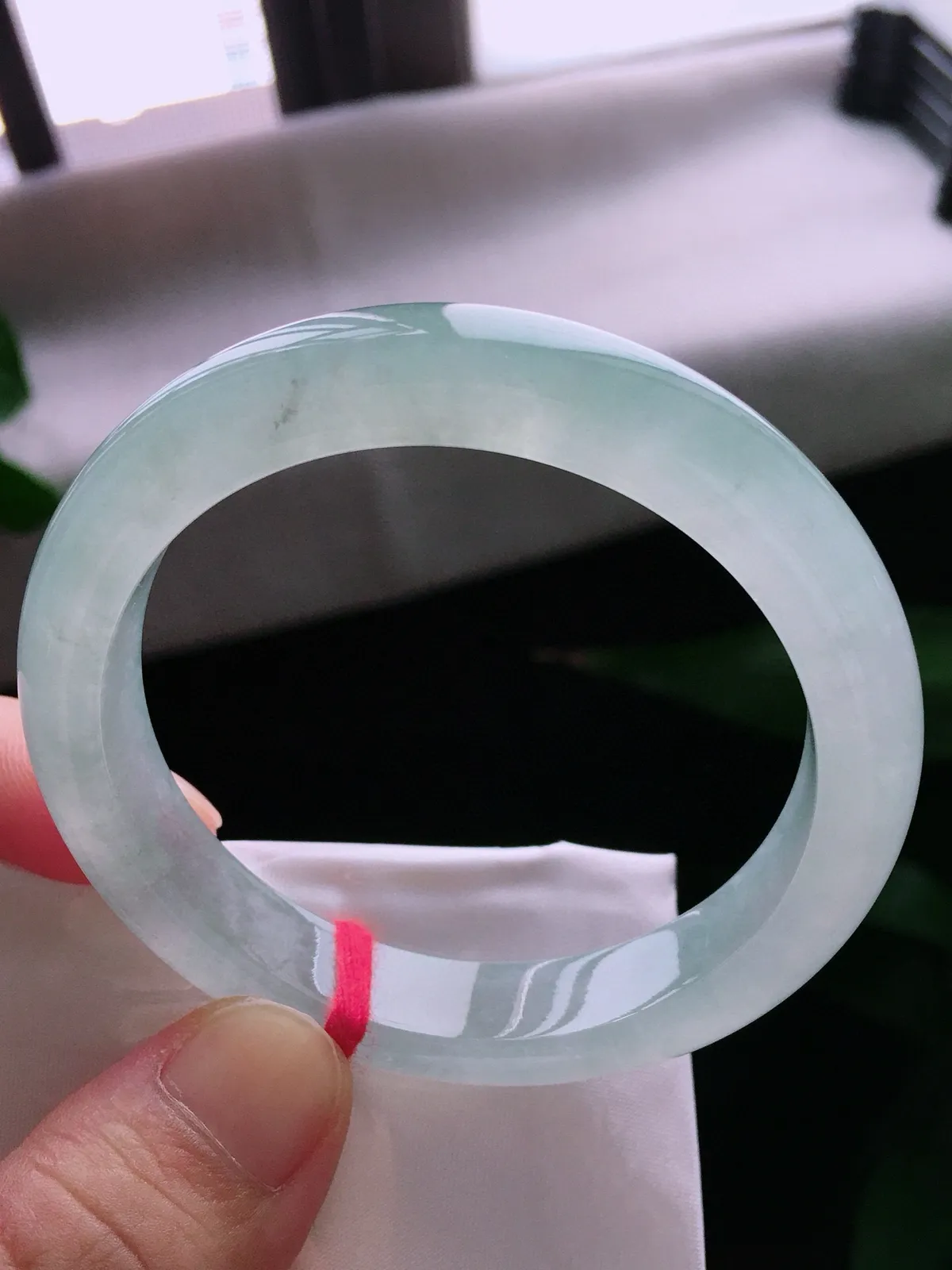 圈口54，正圈手镯，小圈口，玉质冰润细腻，色泽清爽，尺寸54-11.6-7.9mm