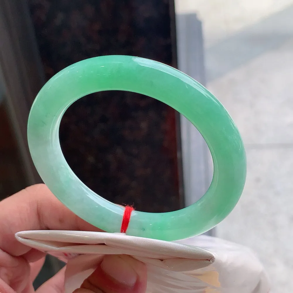 圆条冰阳绿 无瑕 尺寸:55.2/10.2 色阳️️