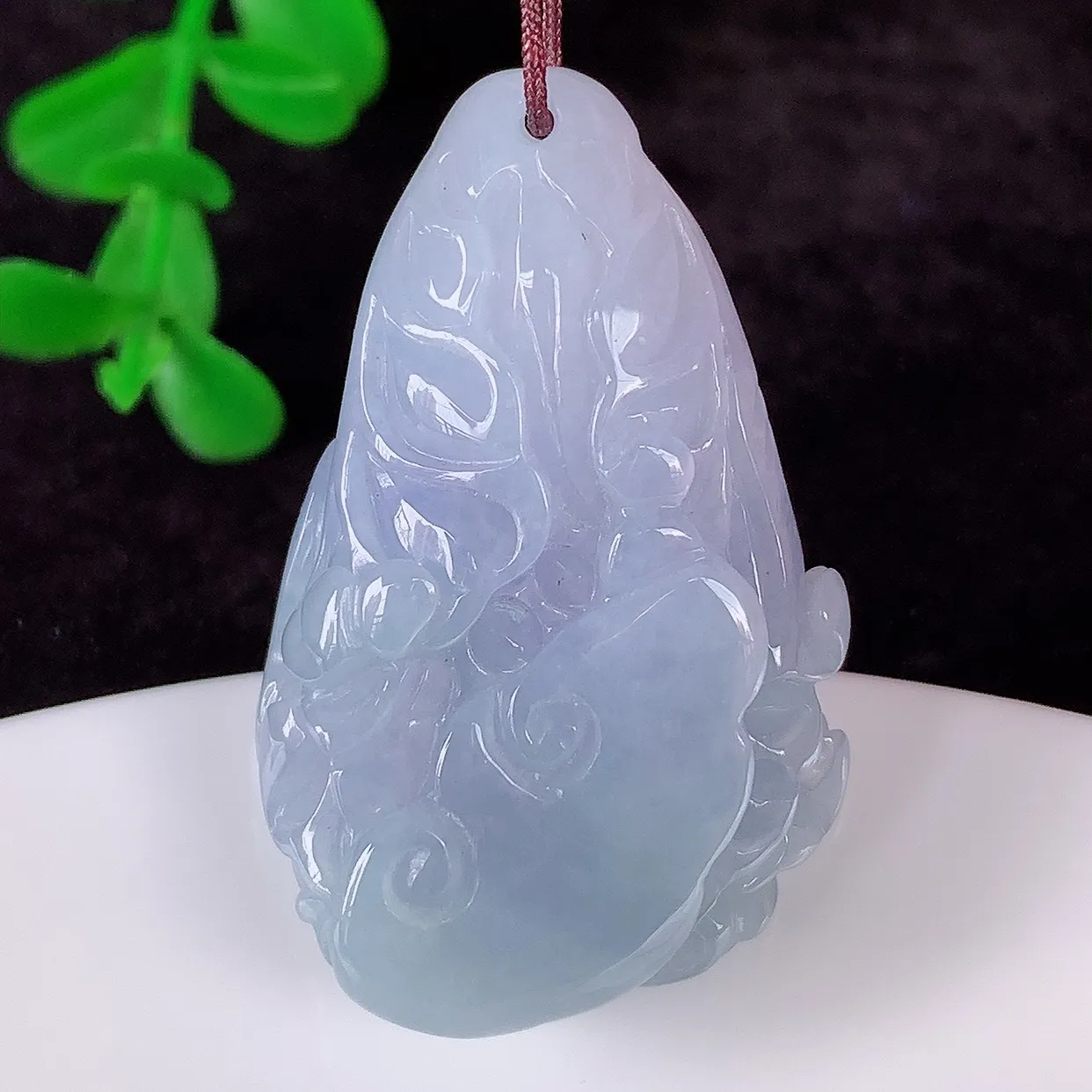 自然光实拍，冰润冰糯种紫罗兰翡翠招百财白菜吊坠，百财聚来，财源滚滚，色泽鲜艳，精工水润的白菜，性价比高！#57.19