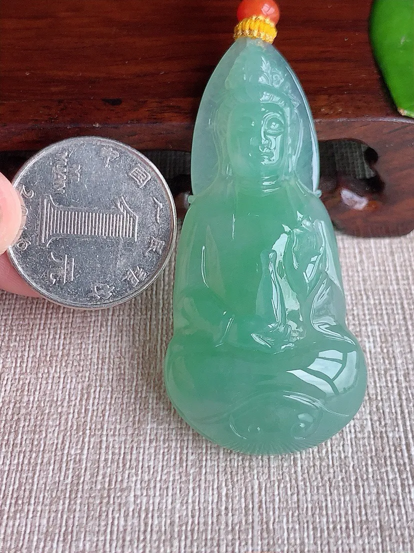 a货翡翠老坑冰种满绿观音吊坠 尺寸50.2×27×10mm 重量27.00g 0620