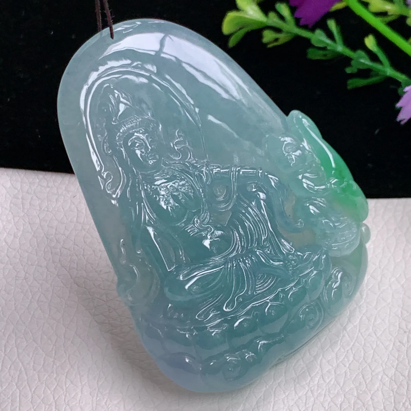翡翠糯化种飘绿吊坠