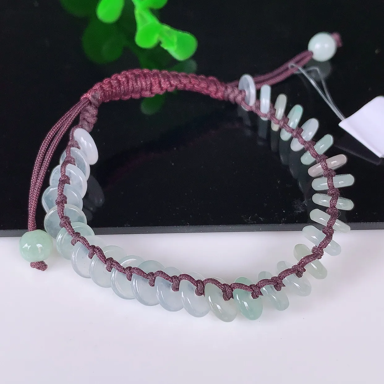 自然光实拍，冰润冰种飘绿翡翠平安扣手串手链，种老水足，冰清玉润  颜色漂亮  #49.19取一尺寸6.5*2mm