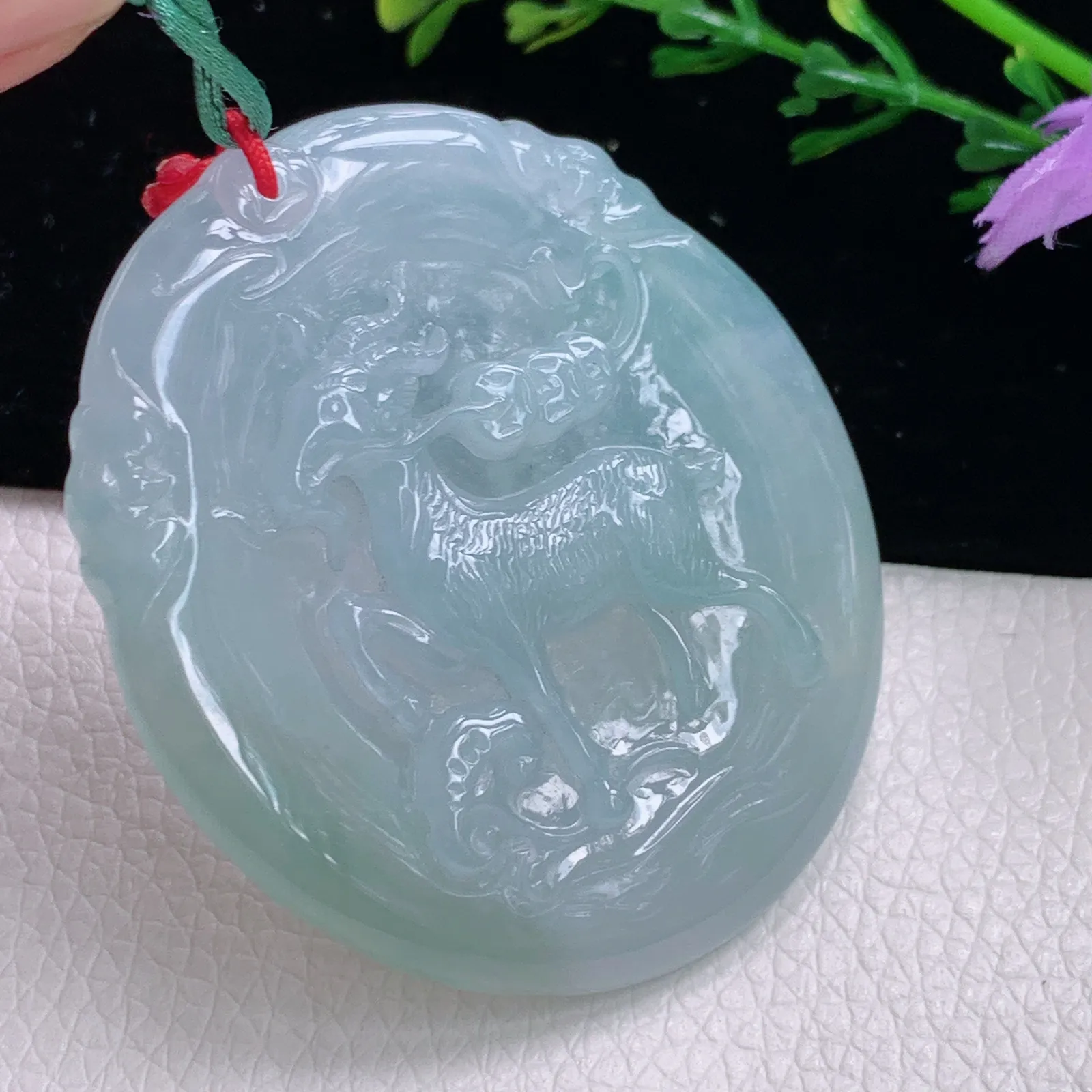 bg实拍50*43.6*6天然翡翠水润胶感洋洋得意玉吊坠生肖羊玉挂件