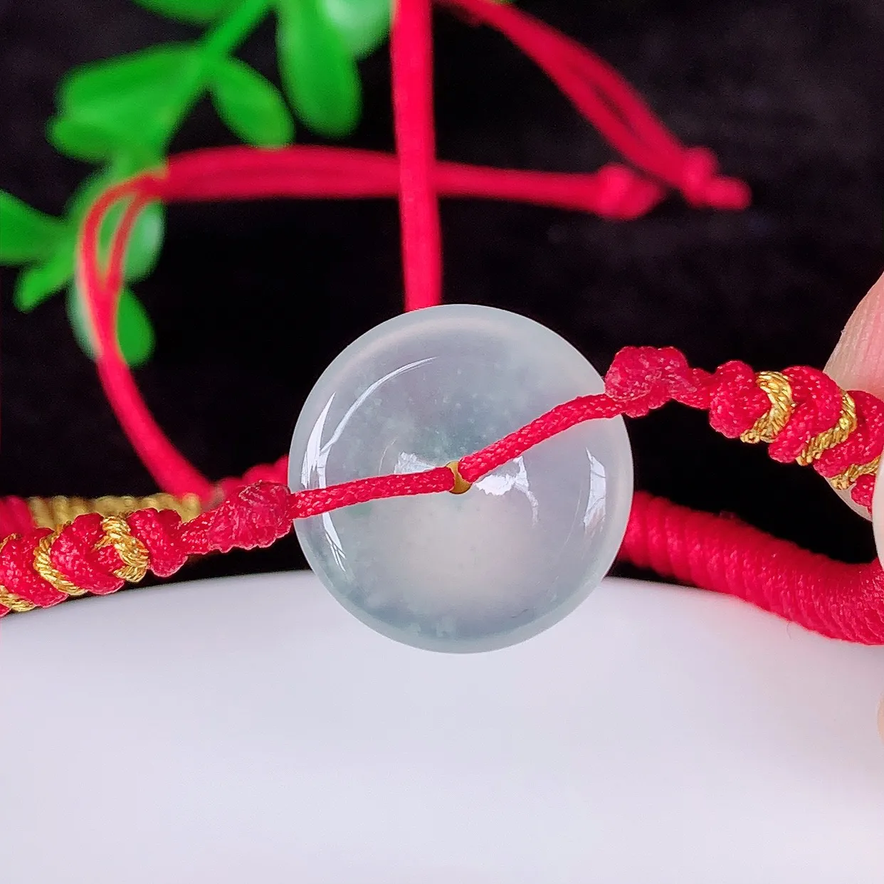 自然光实拍，冰润冰种翡翠平安扣手串手链，种老水足，冰清玉润  颜色漂亮  #1.19取一尺寸14.5*3.6mm