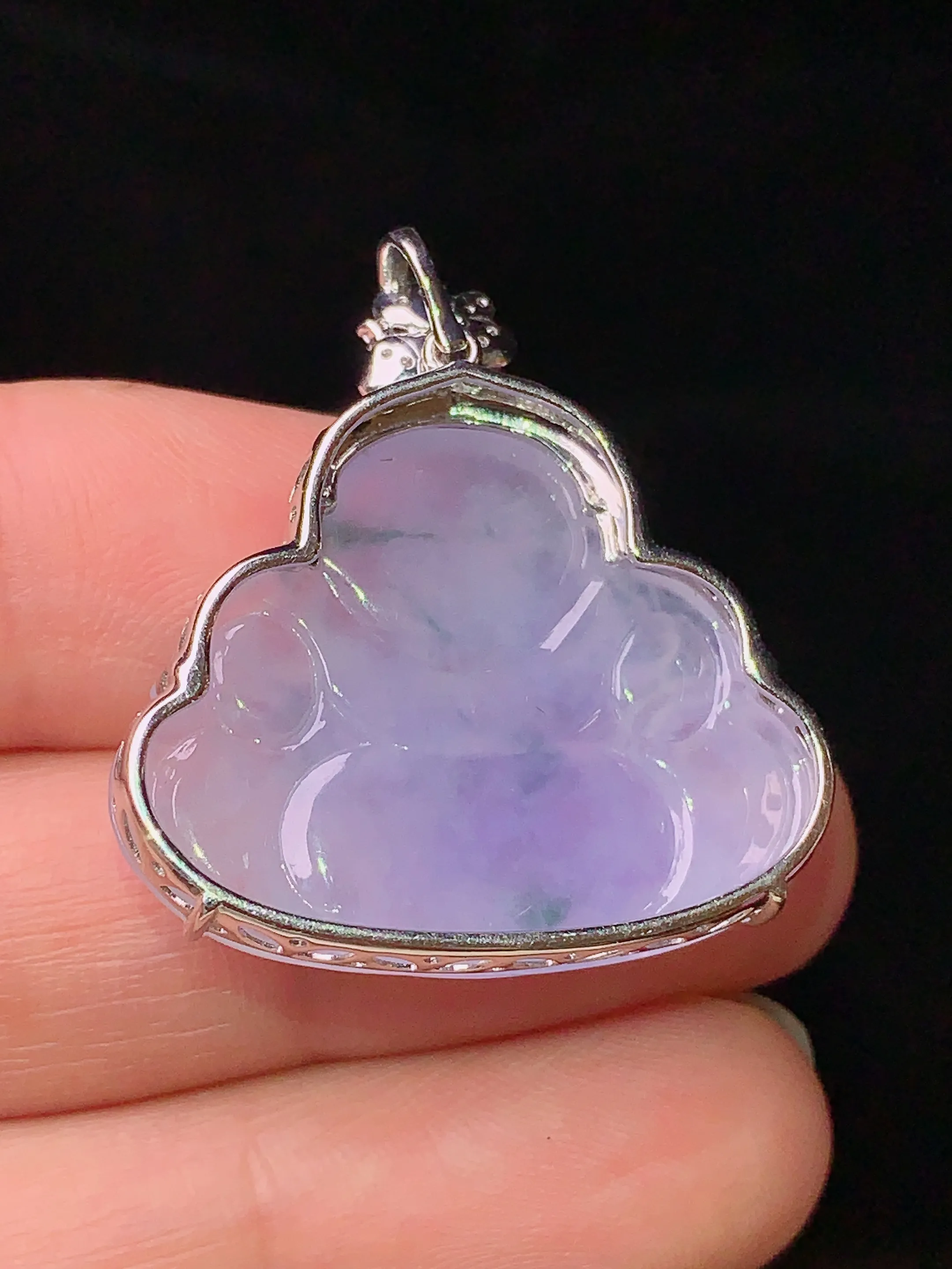 18k金钻镶嵌淡紫罗兰佛公吊坠 玉质细腻 色泽艳丽 整体尺寸29.8*27.7*7