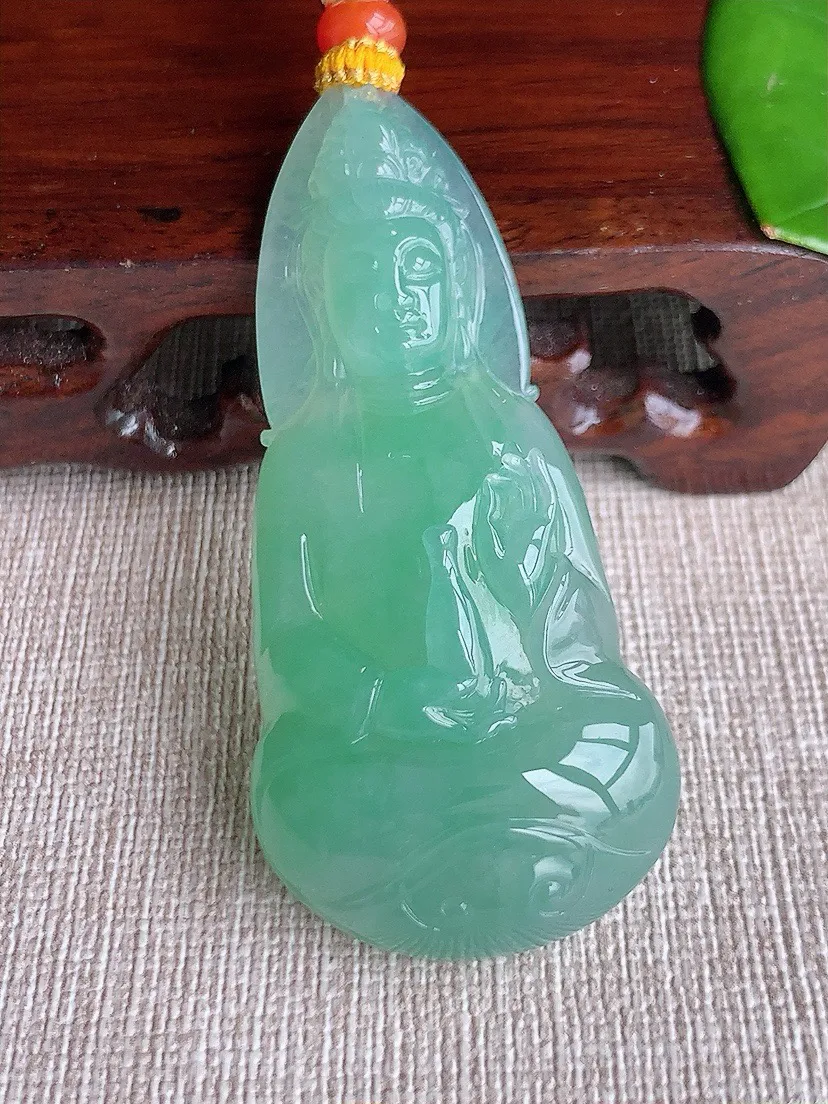 a货翡翠老坑冰种满绿观音吊坠 尺寸50.2×27×10mm 重量27.00g 0620