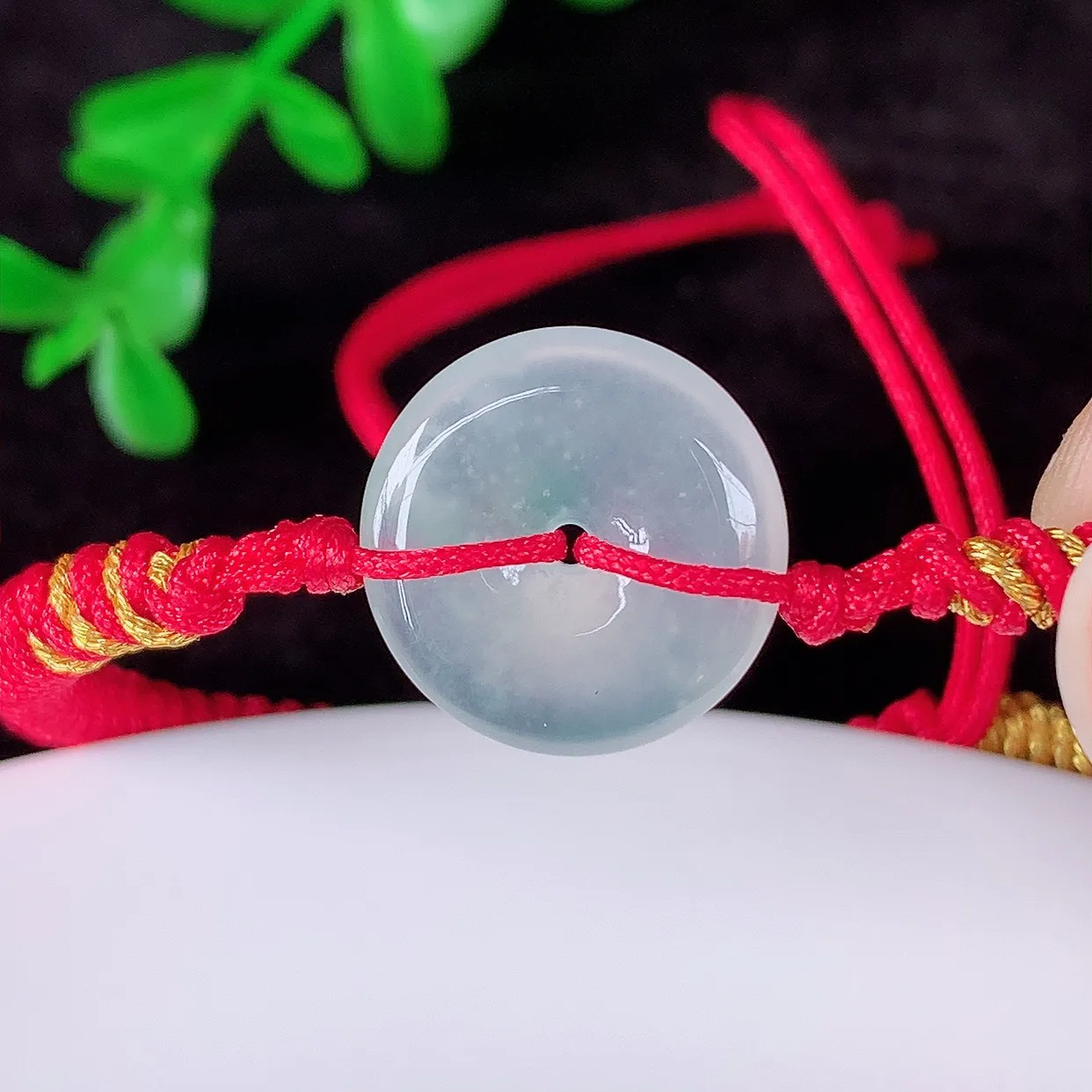 自然光实拍，冰润冰种翡翠平安扣手串手链，种老水足，冰清玉润  颜色漂亮  #1.19取一尺寸14.5*3.6mm
