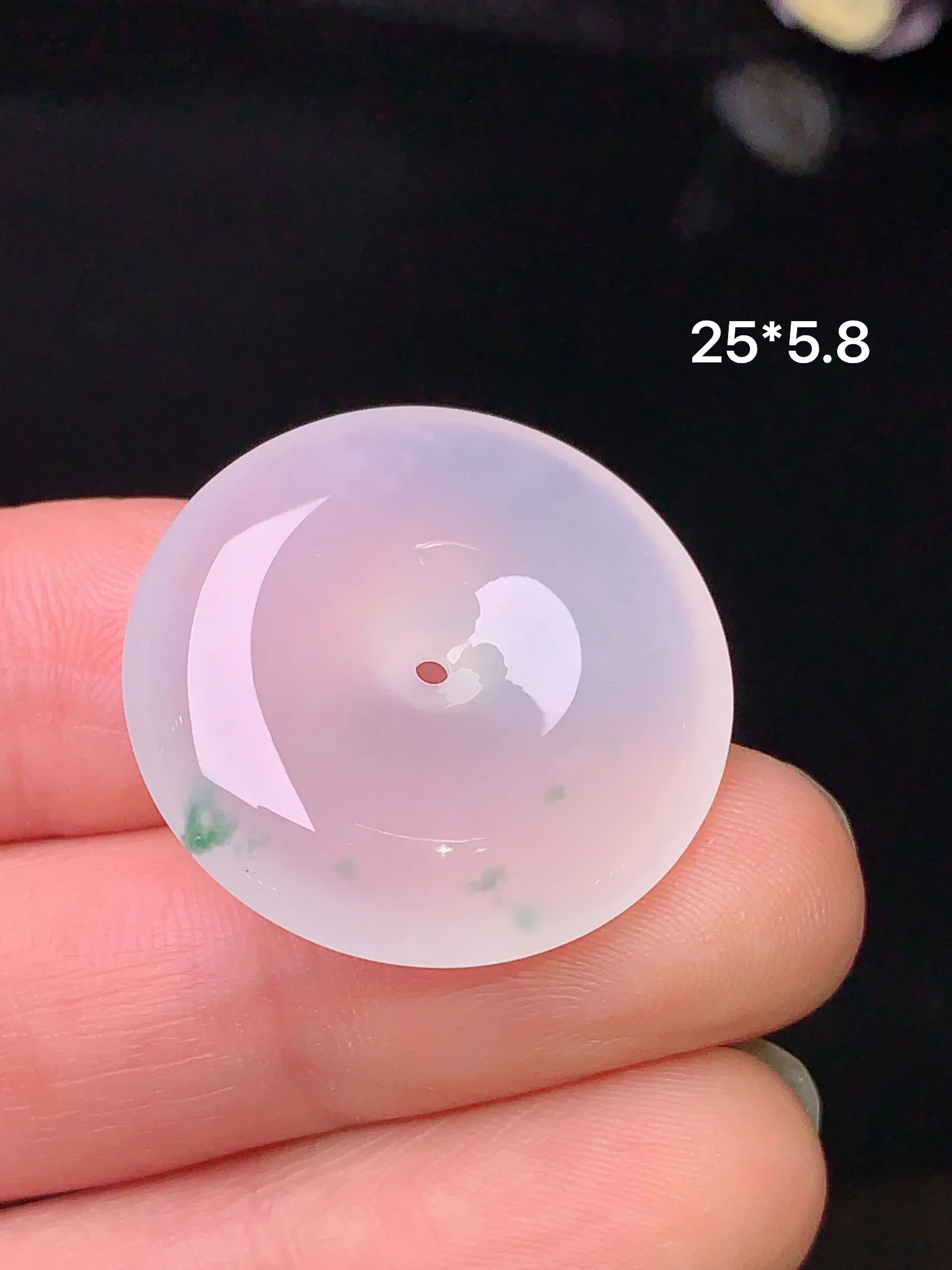 冰种飘绿平安扣吊坠 玉质细腻 色泽艳丽 整体尺寸25*5.8