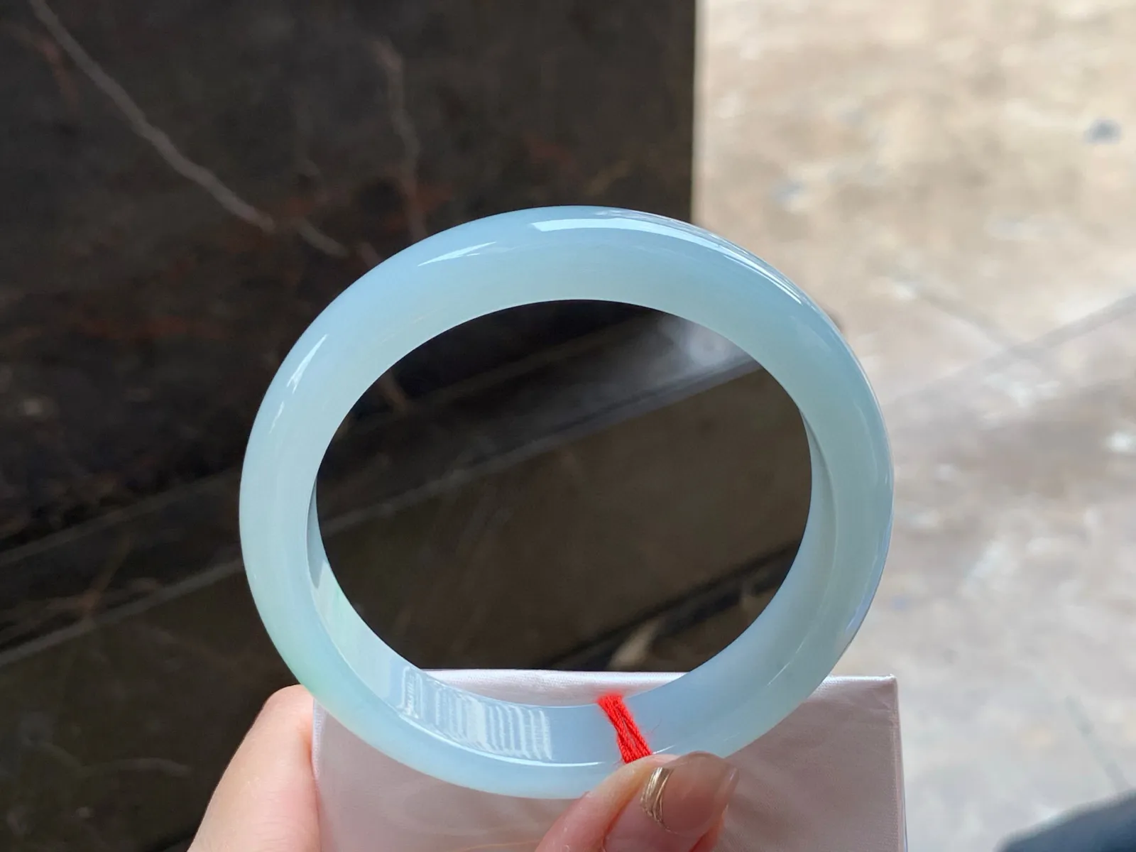 飘色大圈手镯
细腻水润 60/14/8mm