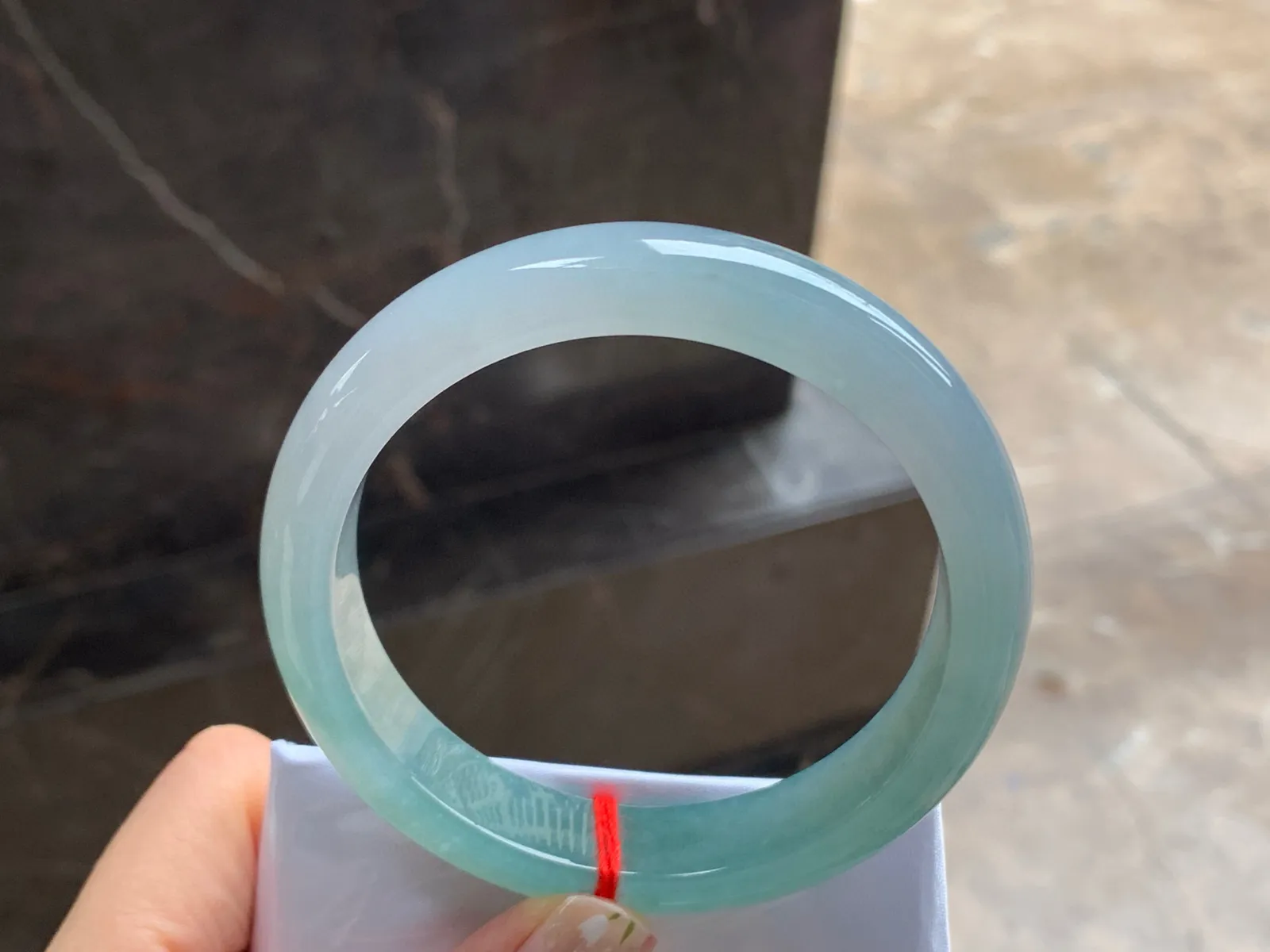 60.5-13.1-8.2

冰蓝宽版手镯^_^颜色鲜艳 种水足