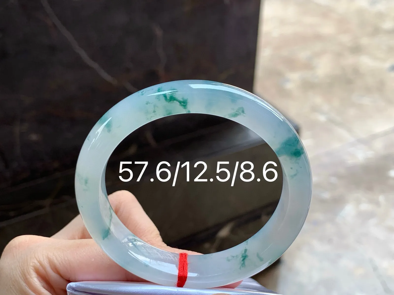 飘花手镯
清爽 57.6/12.5/8.6mm