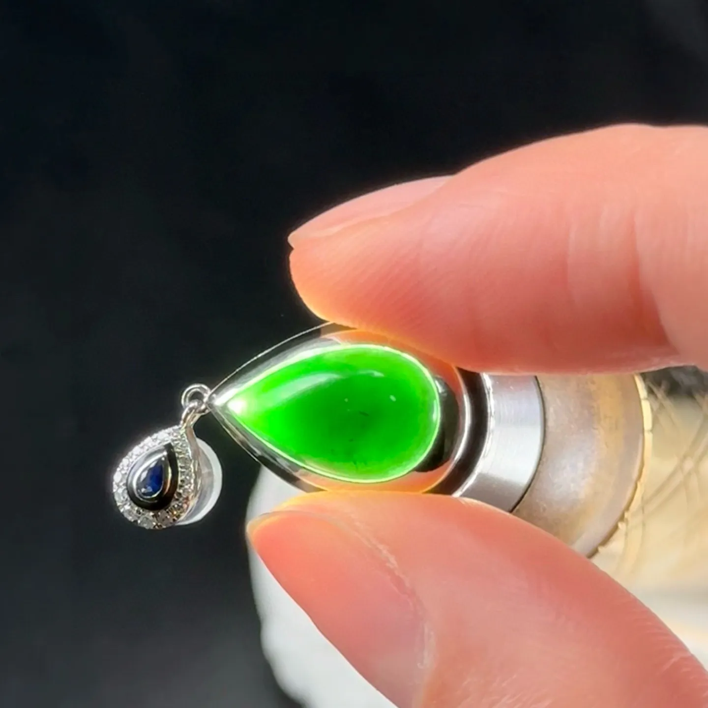 精品18k墨翠水滴耳坠 种好色正 黑度极好 打灯通透 油性十足 尺寸16.7