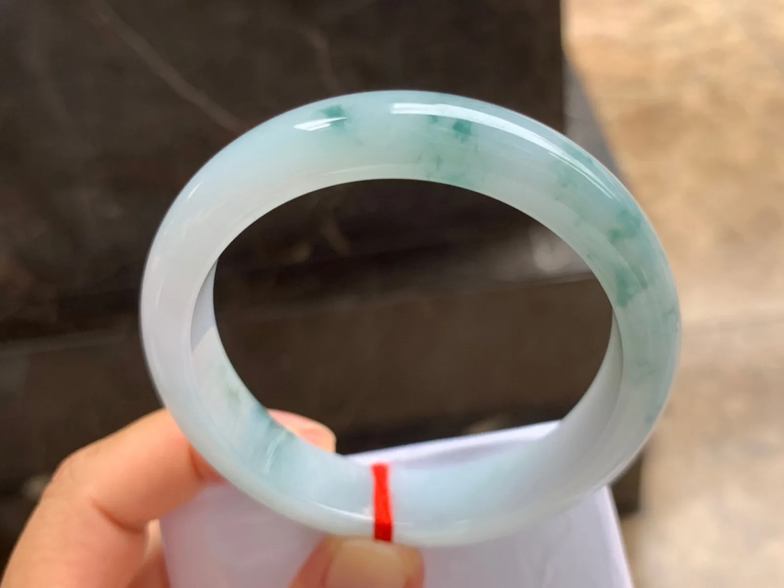 57-12.5-8mm
飘花手镯 底子细腻干净 清爽