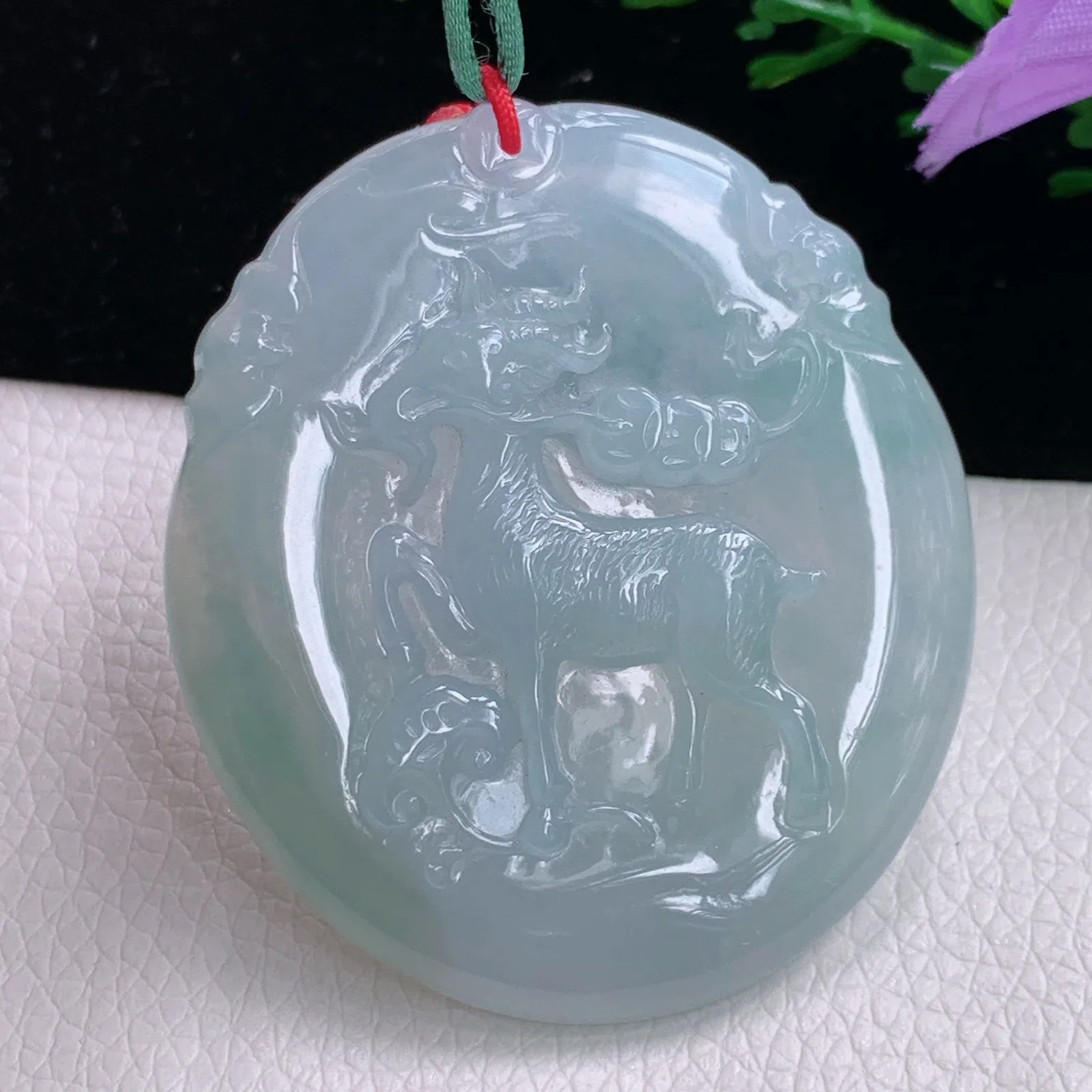 bg实拍50*43.6*6天然翡翠水润胶感洋洋得意玉吊坠生肖羊玉挂件