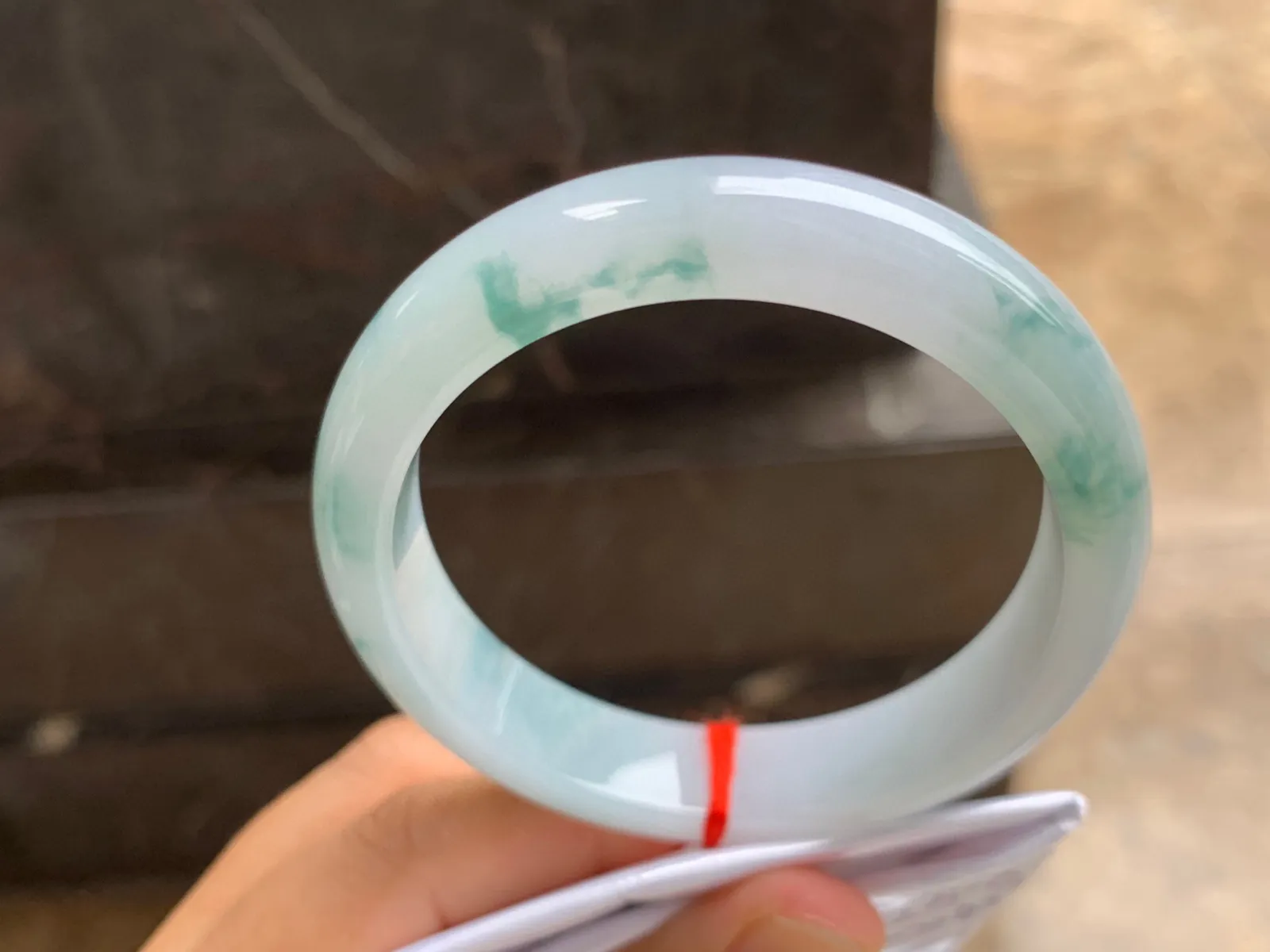 57-12.5-8mm
飘花手镯 底子细腻干净 清爽
