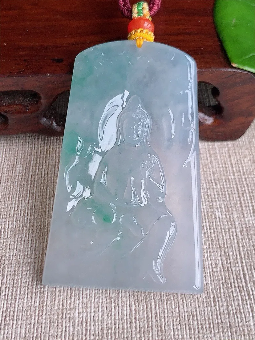 a货翡翠老坑冰种飘花自在观音吊坠 尺寸57×35×5mm 重量27.41g 0620
