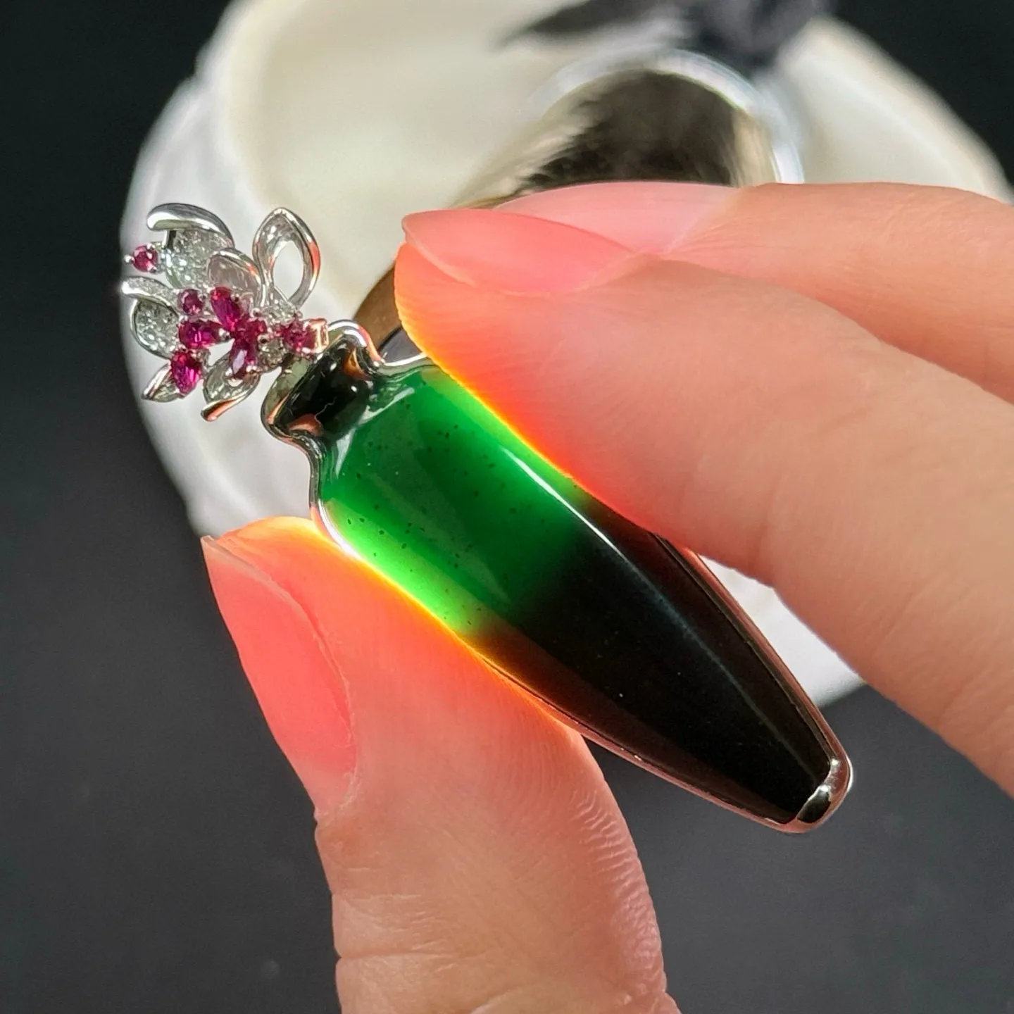 精品18k重金豪镶墨翠花瓶 寓意平安喜乐 花开富贵 尺寸44.8