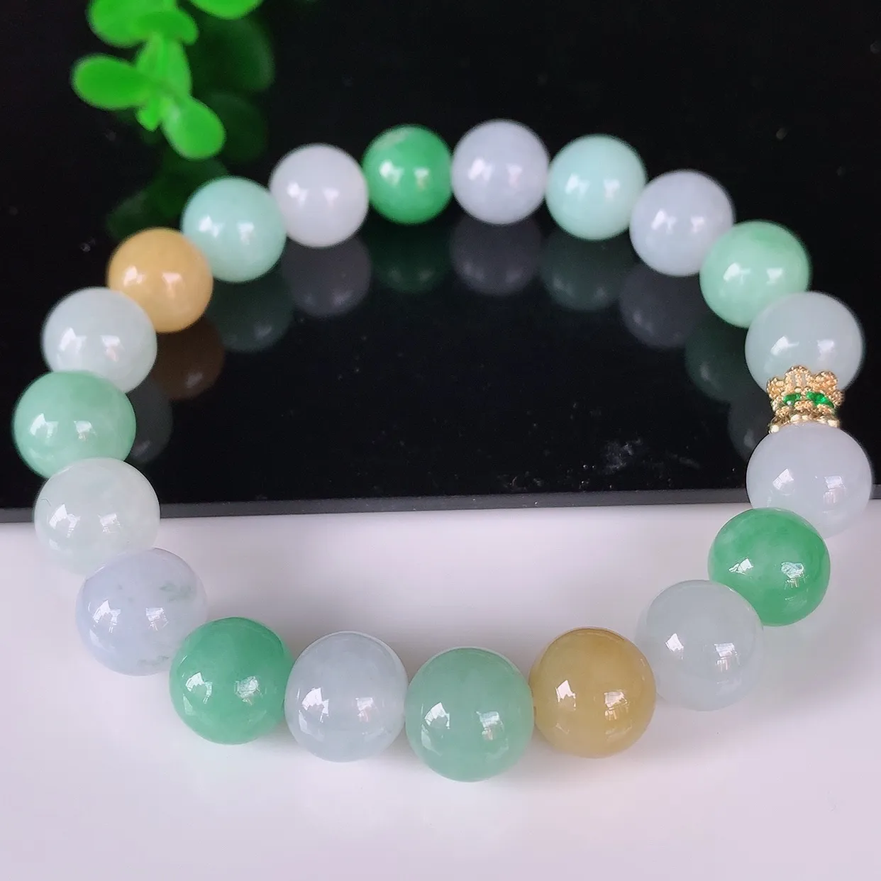自然光实拍，冰润冰糯种多彩圆珠翡翠手串手链，种老水足，冰清玉润  颜色漂亮  #46.19取一尺寸9.6mm
