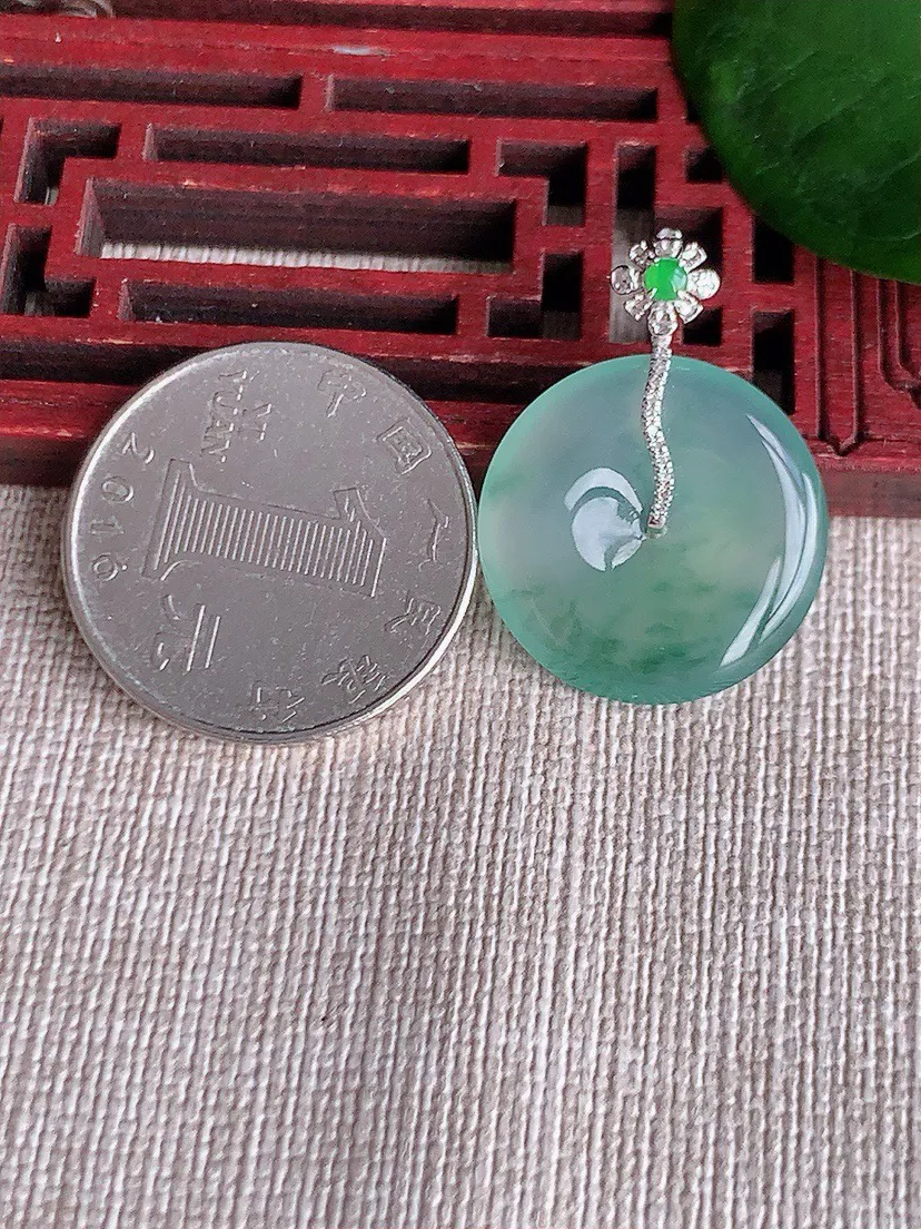 a货翡翠老坑冰种18K金伴钻镶嵌飘花平安扣吊坠 尺寸28×20.5×3.7mm 重量3.82g 0621