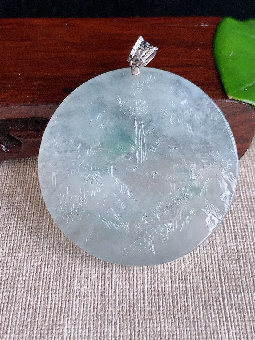 a货翡翠老坑冰种18K金扣头飘花意境山水牌吊坠 尺寸49.3×5mm 重量31.20g 0621