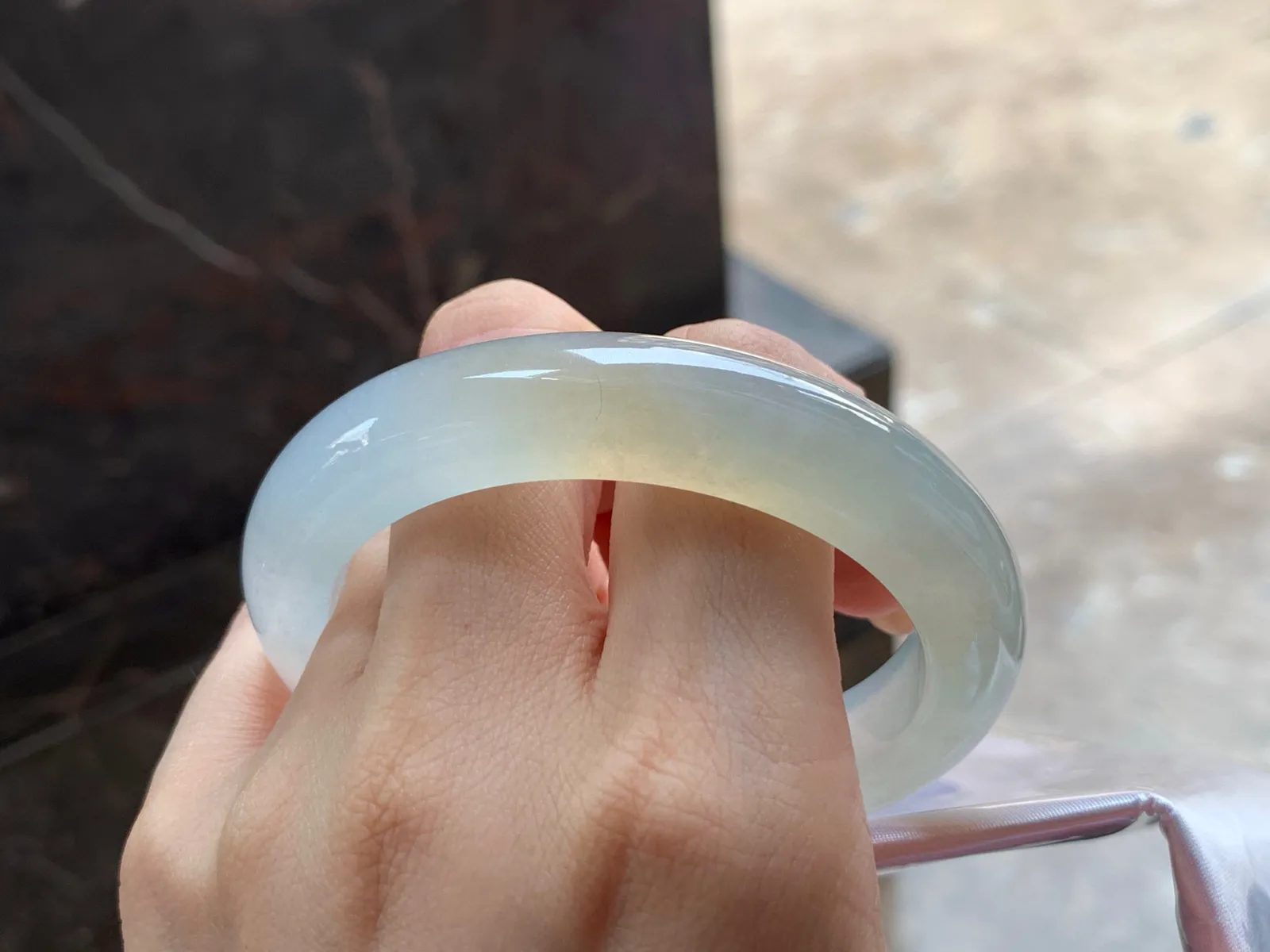 冰黄手镯
57.7/12/8.9mm