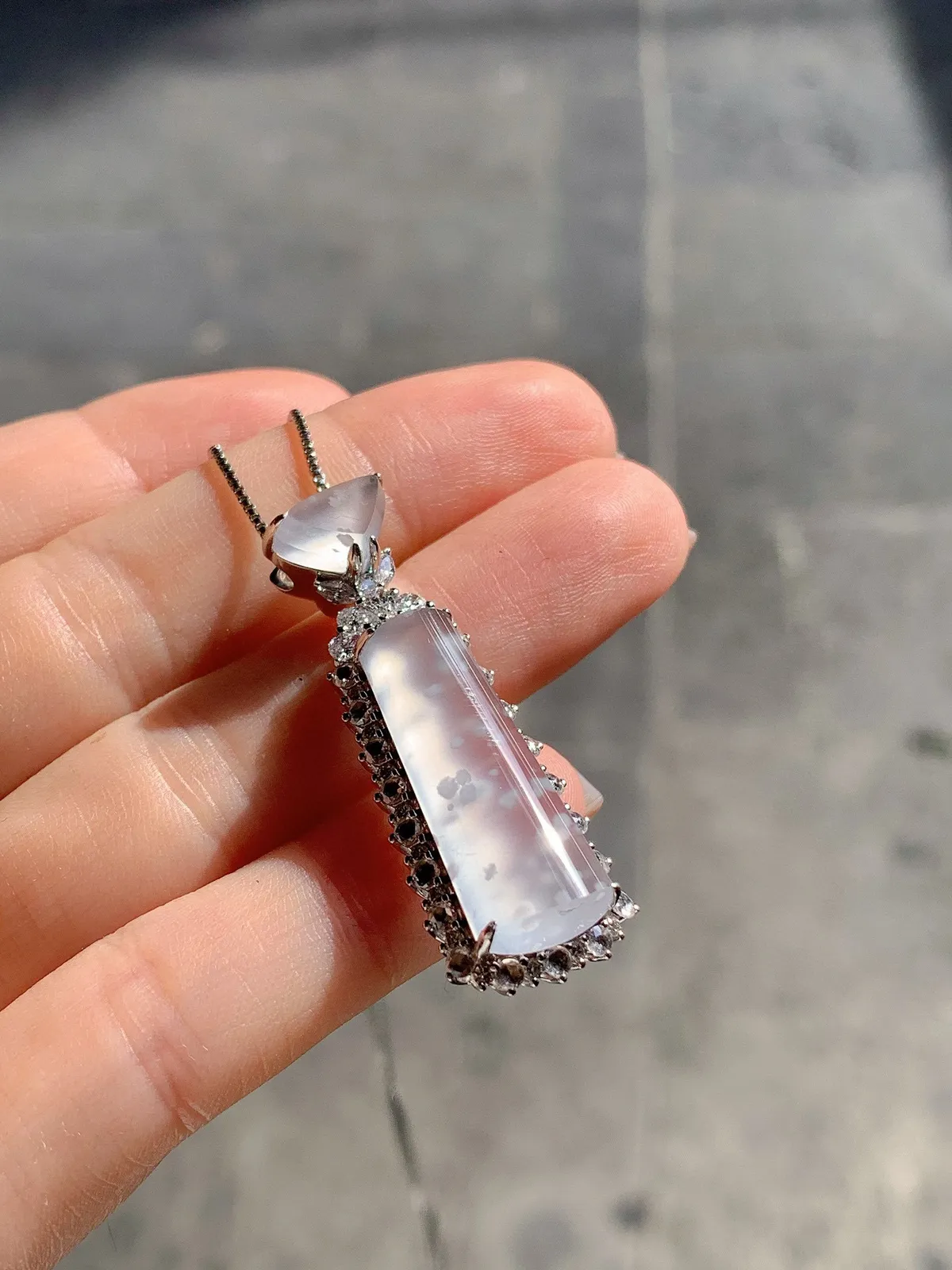 雪花棉挂坠
真金镶嵌 精致