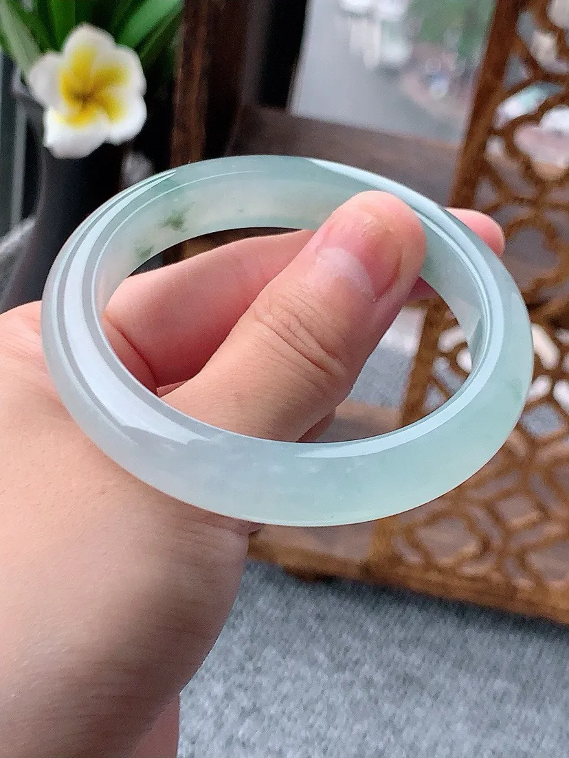 a货翡翠老坑飘花正装正圈手镯52-53小圈口 尺寸52.5×10.5×7.5mm 重量45.00g 0617