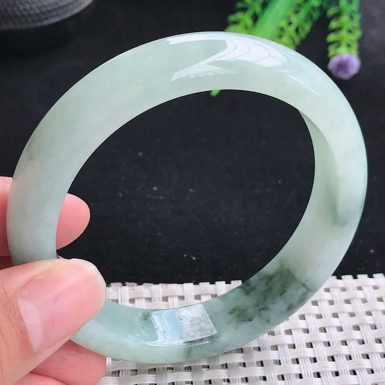 自然光59.5/13.4/8.5老坑精美温润飘花手镯翡翠玉镯美人镯