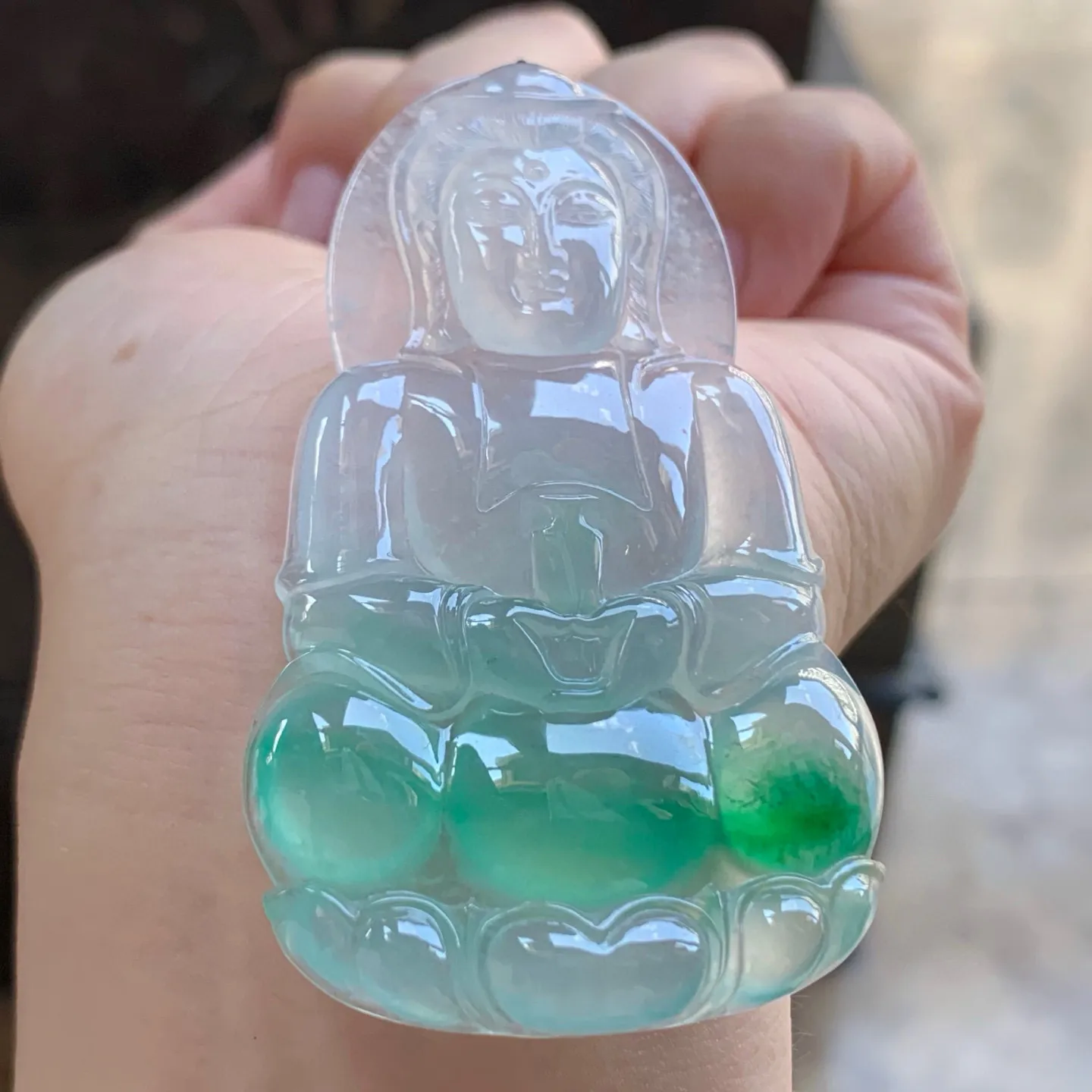 冰种阳绿观音
颜色漂亮 种老