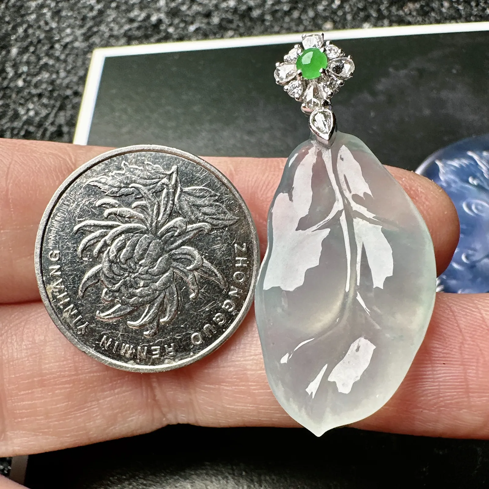 【冰种随形金枝玉叶】晶莹剔透，冰感十足，通透闪亮，18k金钻镶嵌，裸石尺寸33*17.6*7毫米