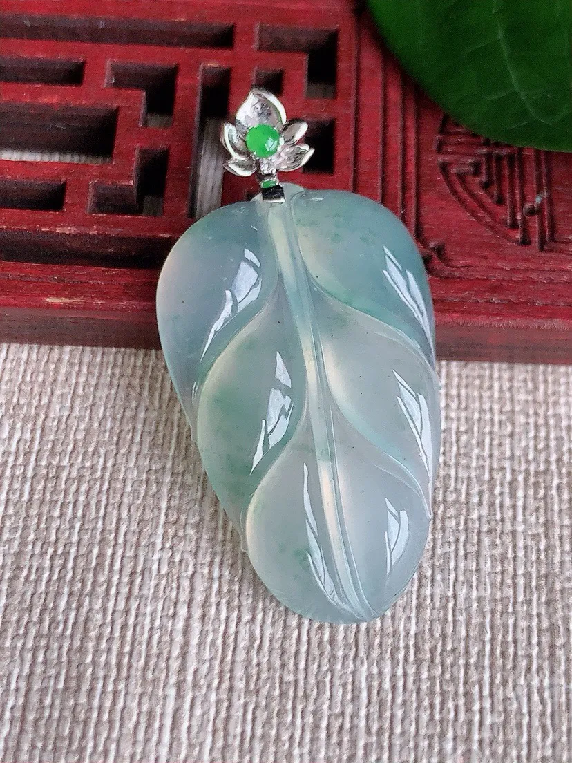 a货翡翠老坑冰种18K金镶嵌飘花叶子金枝玉叶吊坠 尺寸40.4×32.5×20.2×4.5mm 重量