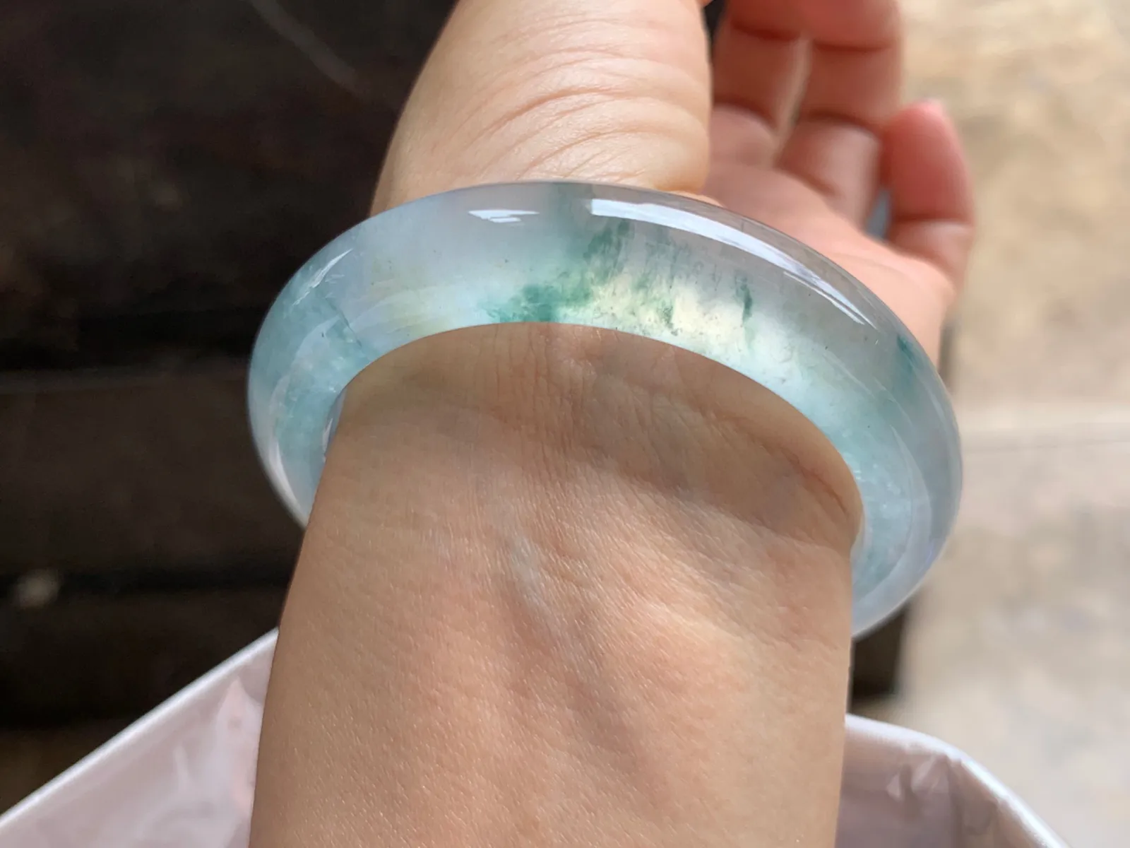 53-12.5-8.5mm
冰种飘花手镯 冰感十足 起光