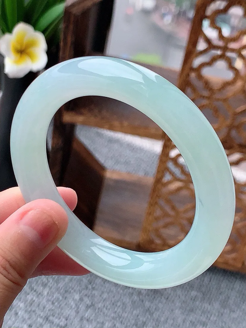 a货翡翠老坑晴水圆条手镯55-56圈口 尺寸55×10.8mm 重量67.88g 0617