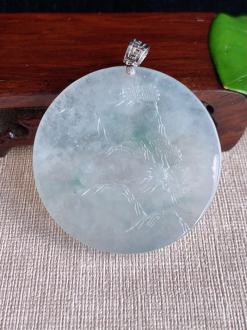 a货翡翠老坑冰种18K金扣头飘花意境山水牌吊坠 尺寸49.3×5mm 重量31.20g 0621