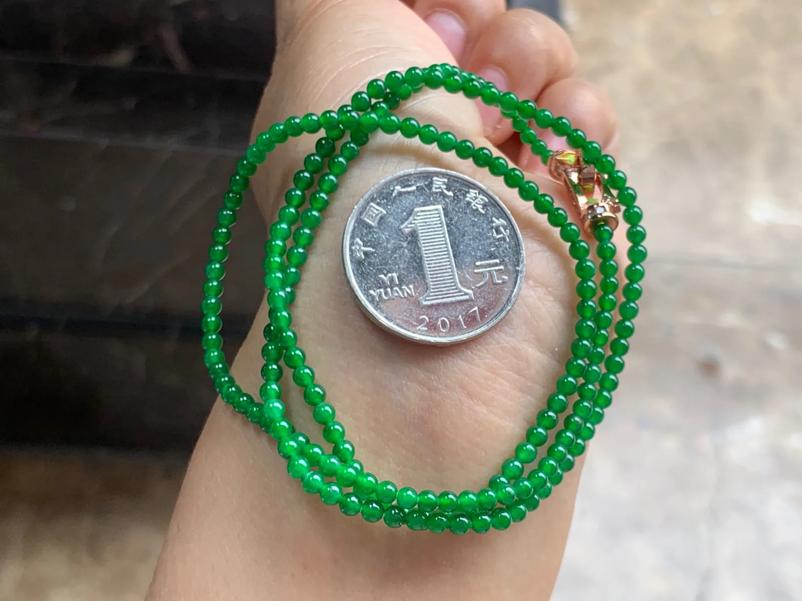 满色小米珠串 颜色辣绿 颗粒均匀 颗颗精选